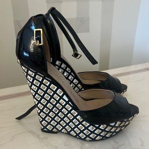 LE SILLA WEDGES SIZE 7!